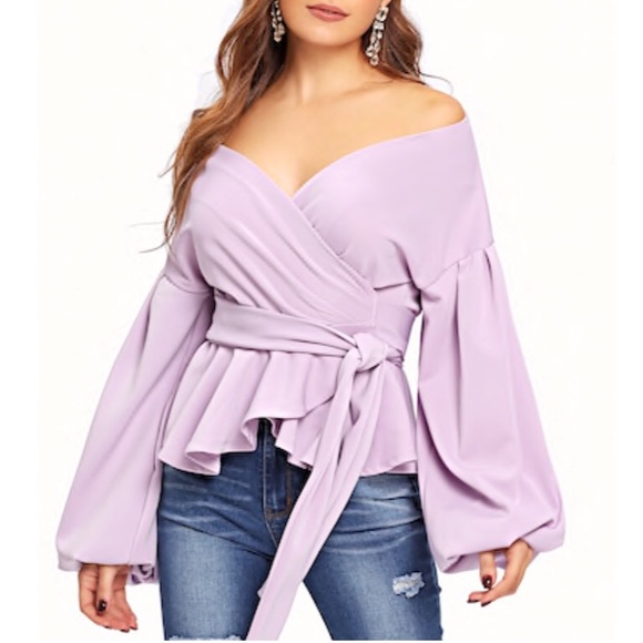 Tops - 💐NWT Gorgeous Lilac Lantern Sleeve Peplum Blouse!